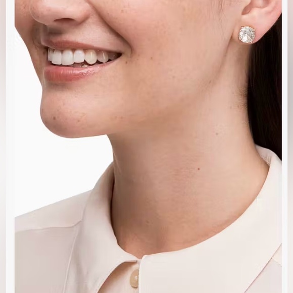 NWT! Authentic ♠️ kate spade clear crystal stud earrings - Picture 12 of 16